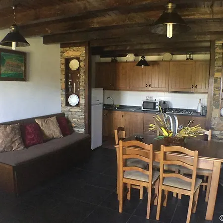 Casa Banda De Alem Góis